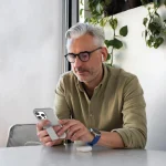 کیف سیلیکونی MORPHIX با دستگیره چرمی برای iPhone 16 PRO MAX- GRAY - برند لِوِلو Levelo - تصویر 13